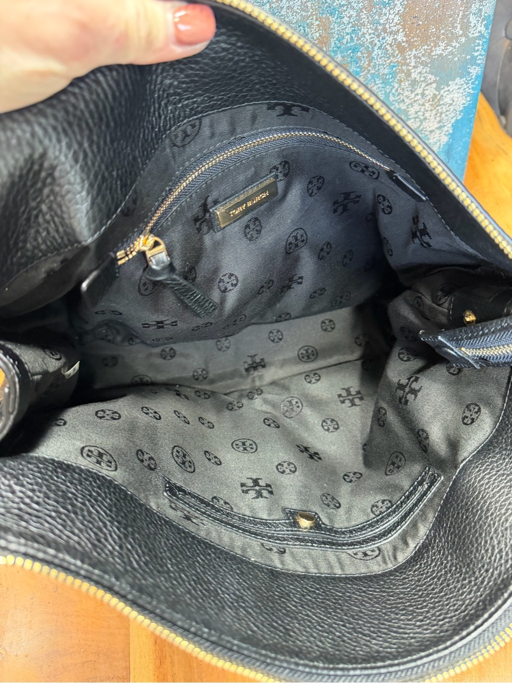 Tory Burch Classic 2010s Taylor Black Pebbled Leather Hobo Bag - Picture 5 of 11
